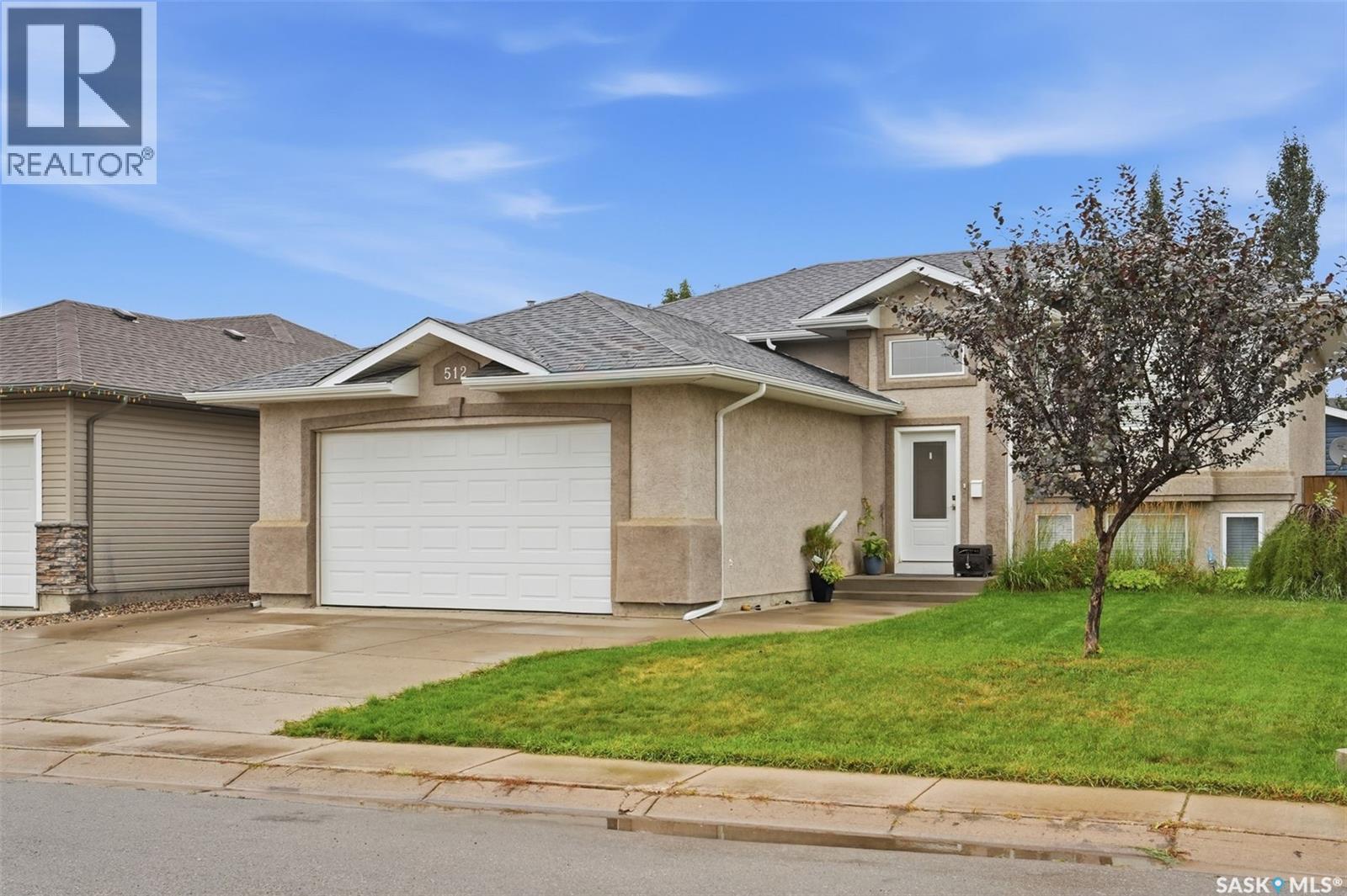 512 Ens Lane, Warman, SK - Outdoor With Facade