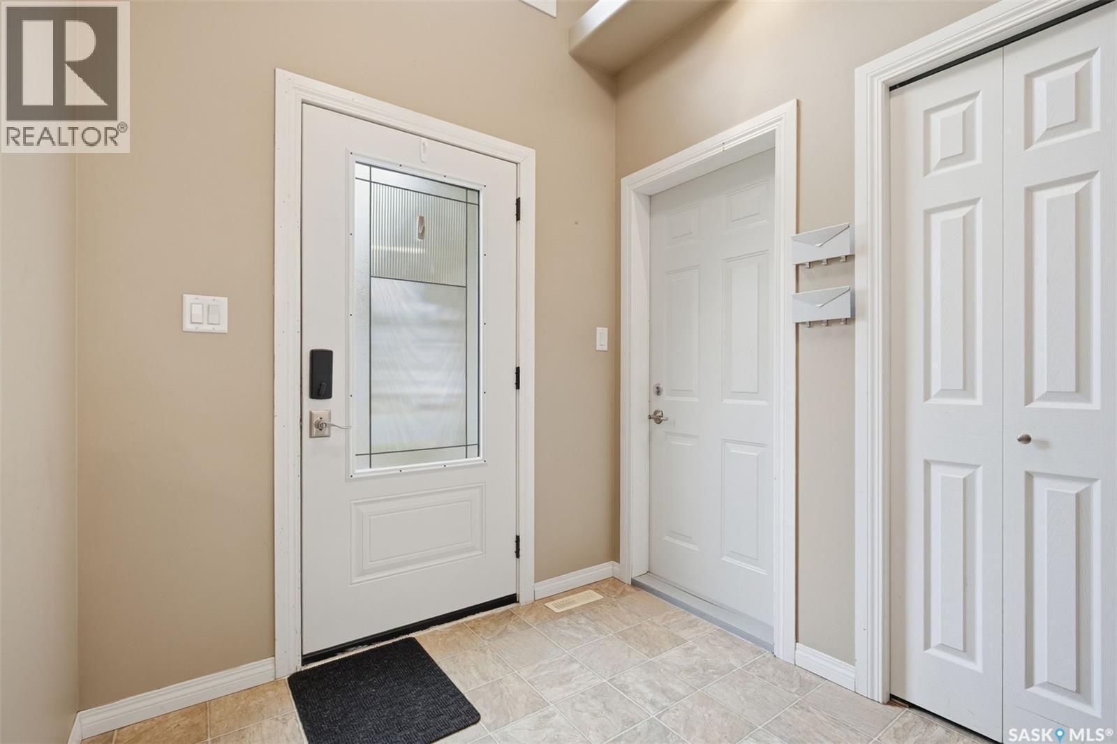 512 Ens Lane, Warman, SK - Indoor Photo Showing Other Room