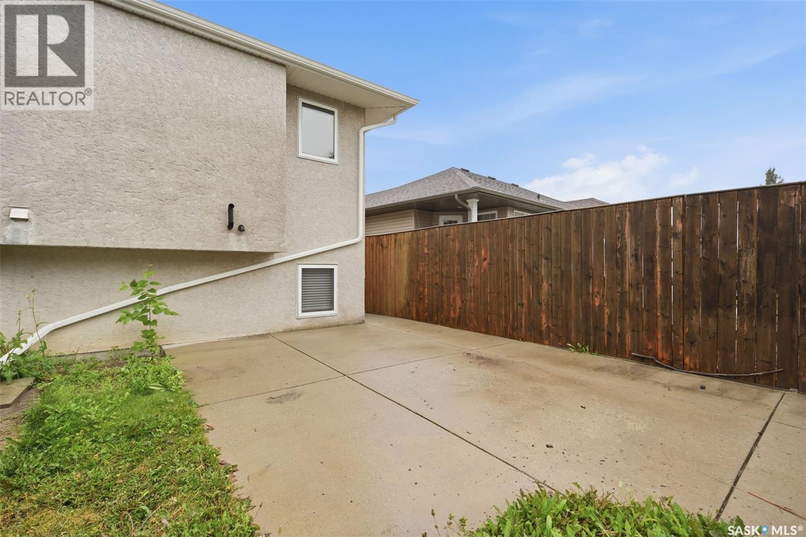 512 Ens Lane, Warman, SK - Outdoor With Exterior