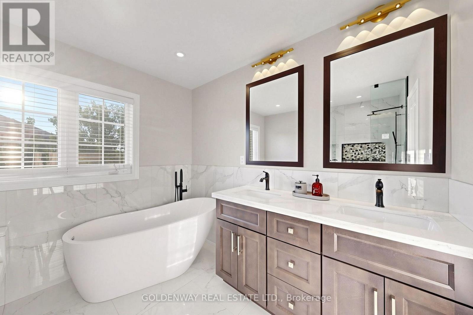 2200 Bur Oak Avenue, Markham, ON - Indoor Photo Showing Bathroom