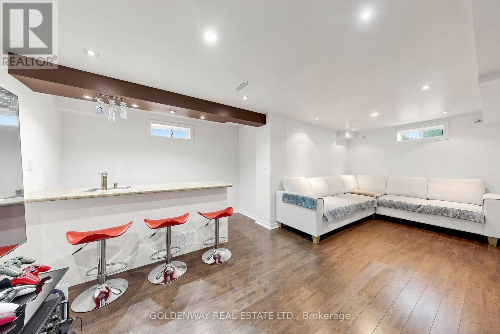 2200 Bur Oak Avenue, Markham, ON - Indoor
