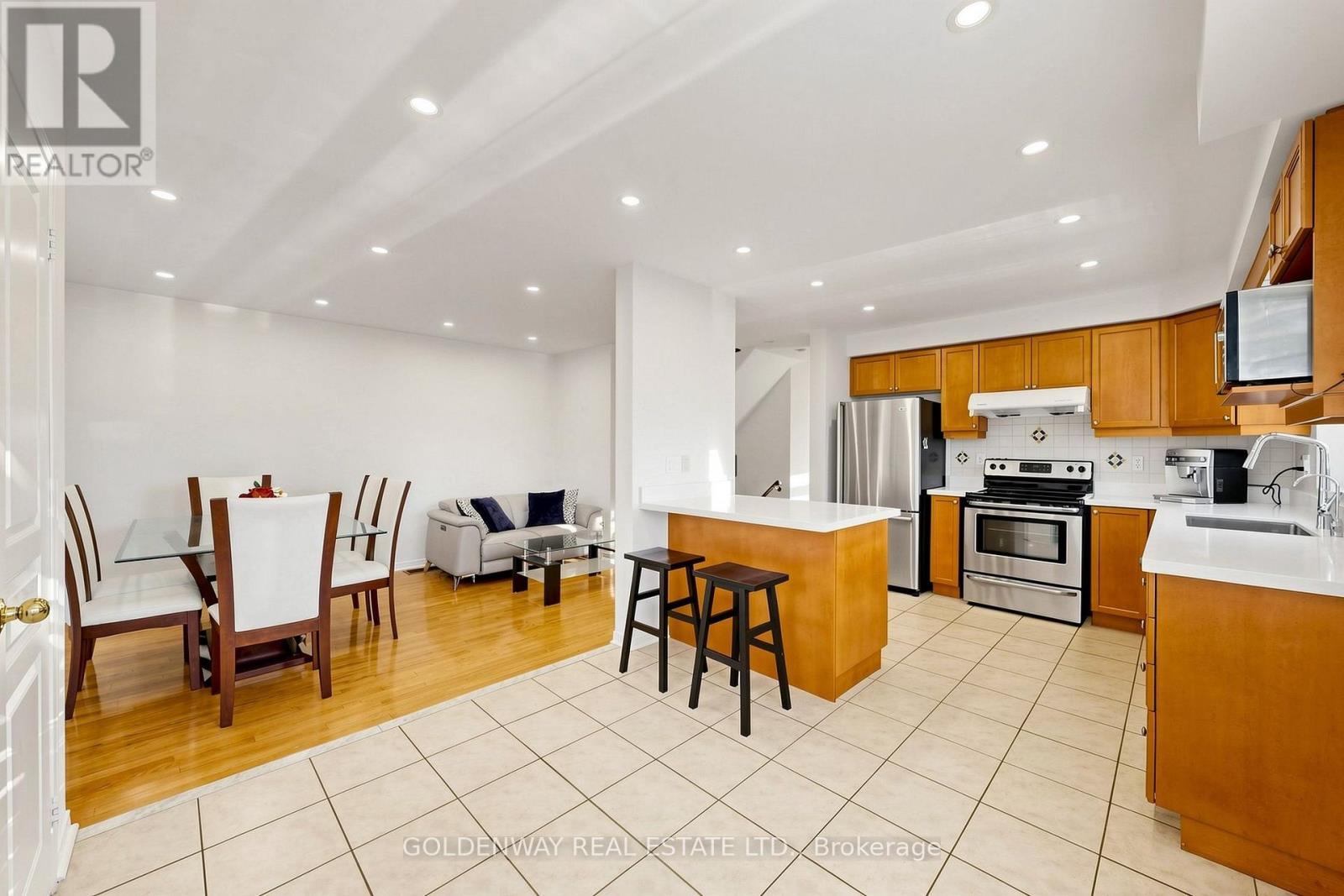 2200 Bur Oak Avenue, Markham, ON - Indoor Photo Showing Kitchen