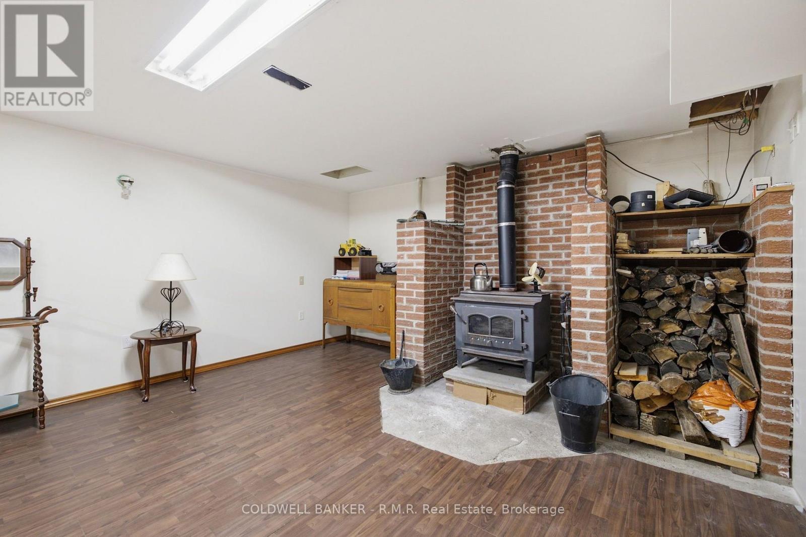 3 Coleman Crescent, Scugog, ON - Indoor With Fireplace