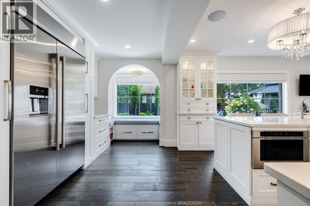 24 Bayshore, Leamington, ON - Indoor Photo Showing Kitchen