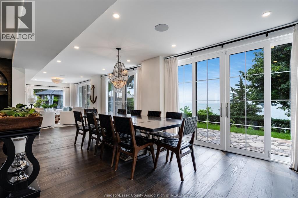 24 Bayshore, Leamington, ON - Indoor Photo Showing Dining Room
