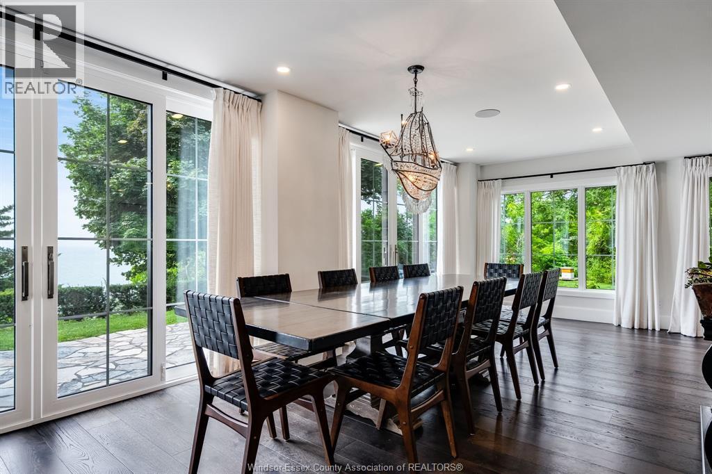 24 Bayshore, Leamington, ON - Indoor Photo Showing Dining Room