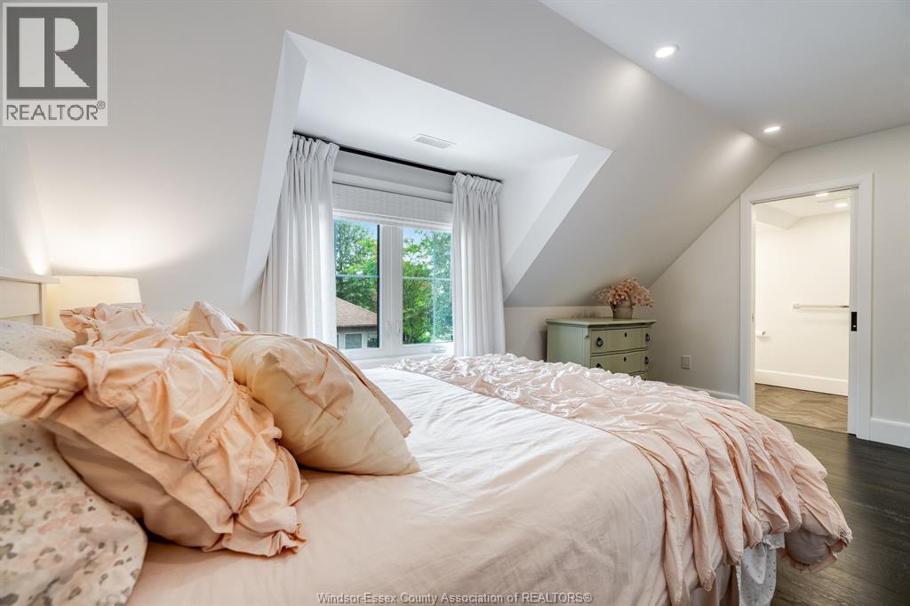 24 Bayshore, Leamington, ON - Indoor Photo Showing Bedroom