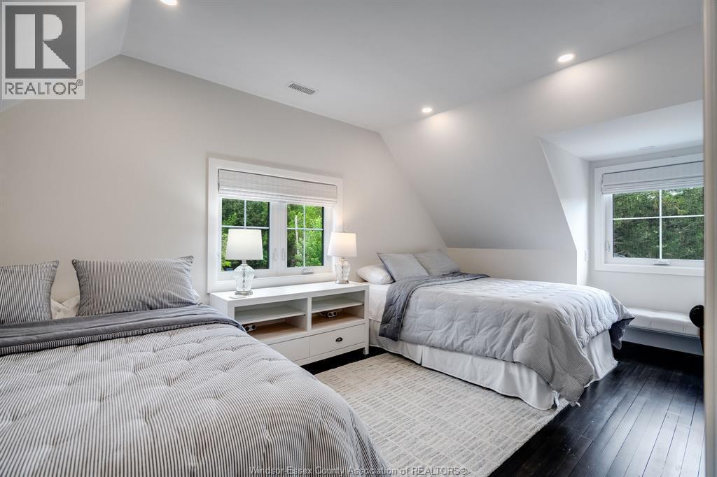 24 Bayshore, Leamington, ON - Indoor Photo Showing Bedroom