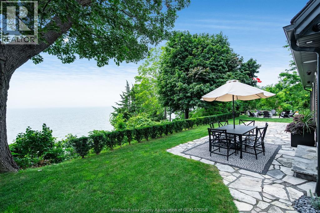 24 Bayshore, Leamington, ON - Outdoor