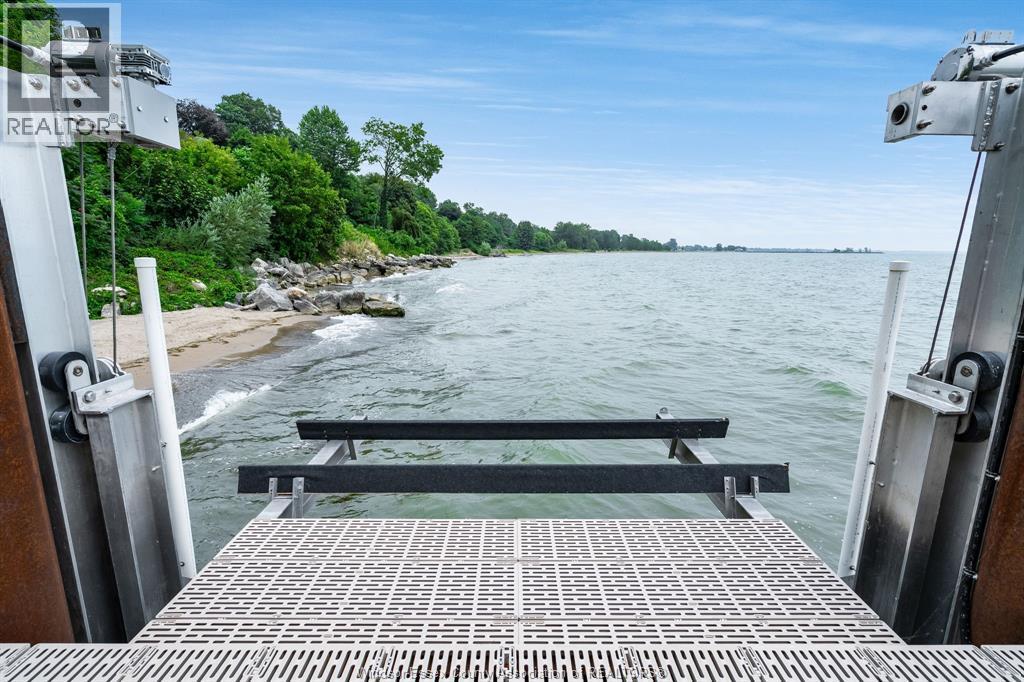 24 Bayshore, Leamington, ON - Outdoor With Body Of Water