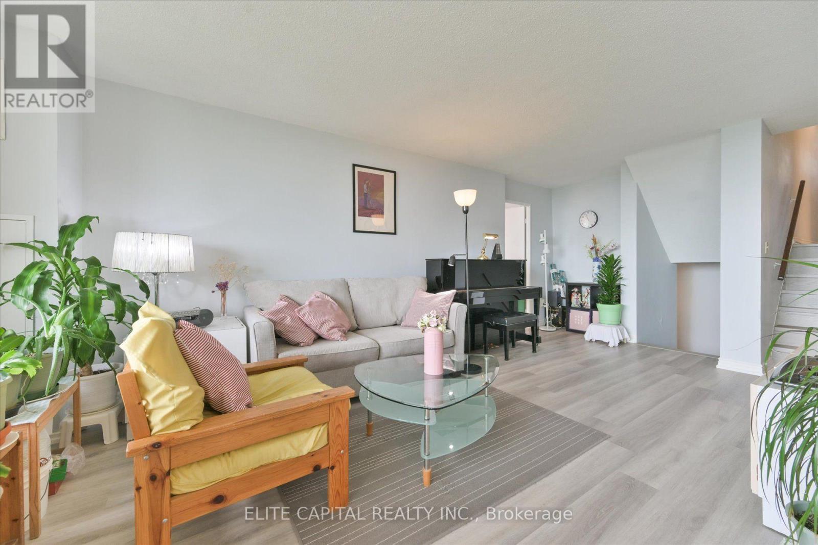 #1710 - 11 Wincott Drive, Toronto, ON - Indoor Photo Showing Living Room