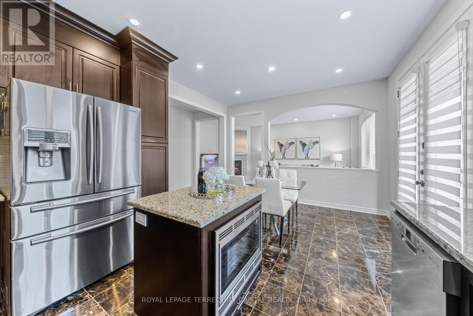 277 Chatfield Drive, Vaughan, ON - Indoor Photo Showing Kitchen