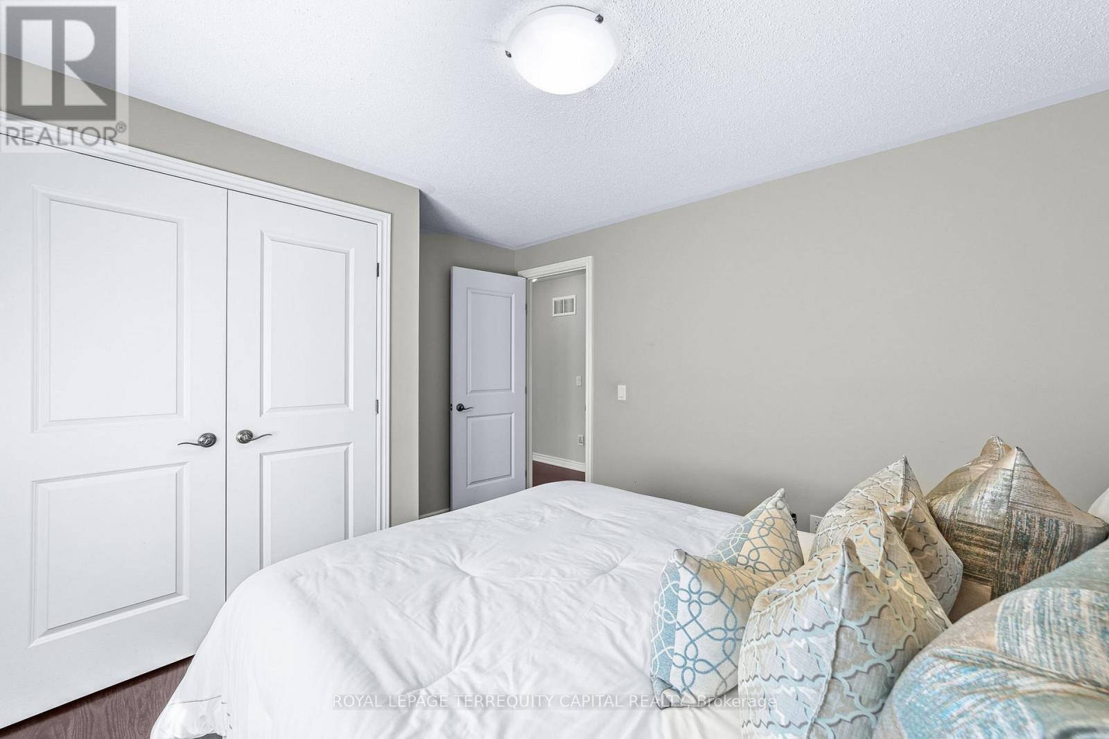 277 Chatfield Drive, Vaughan, ON - Indoor Photo Showing Bedroom