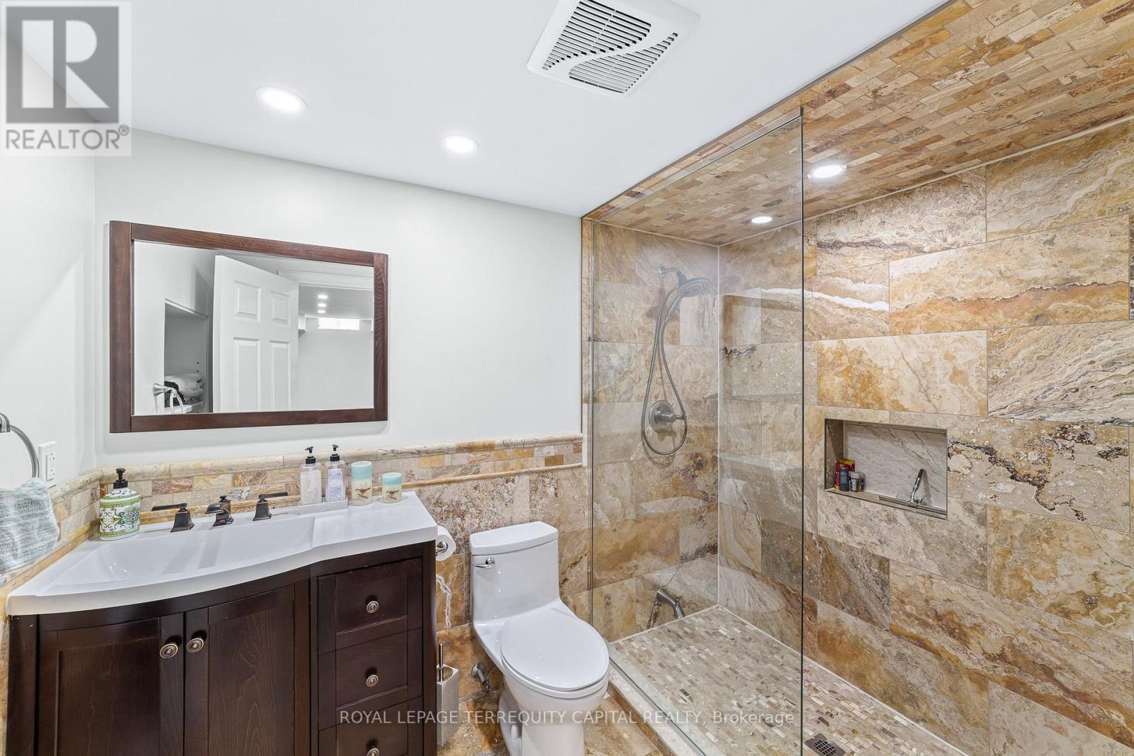 277 Chatfield Drive, Vaughan, ON - Indoor Photo Showing Bathroom
