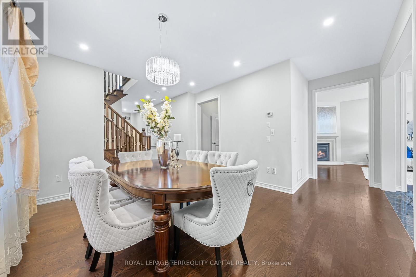 277 Chatfield Drive, Vaughan, ON - Indoor Photo Showing Dining Room