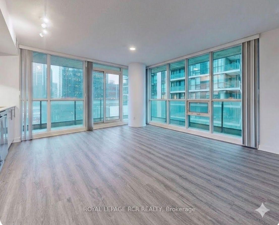904-33 Bay Street, Toronto, ON - Indoor