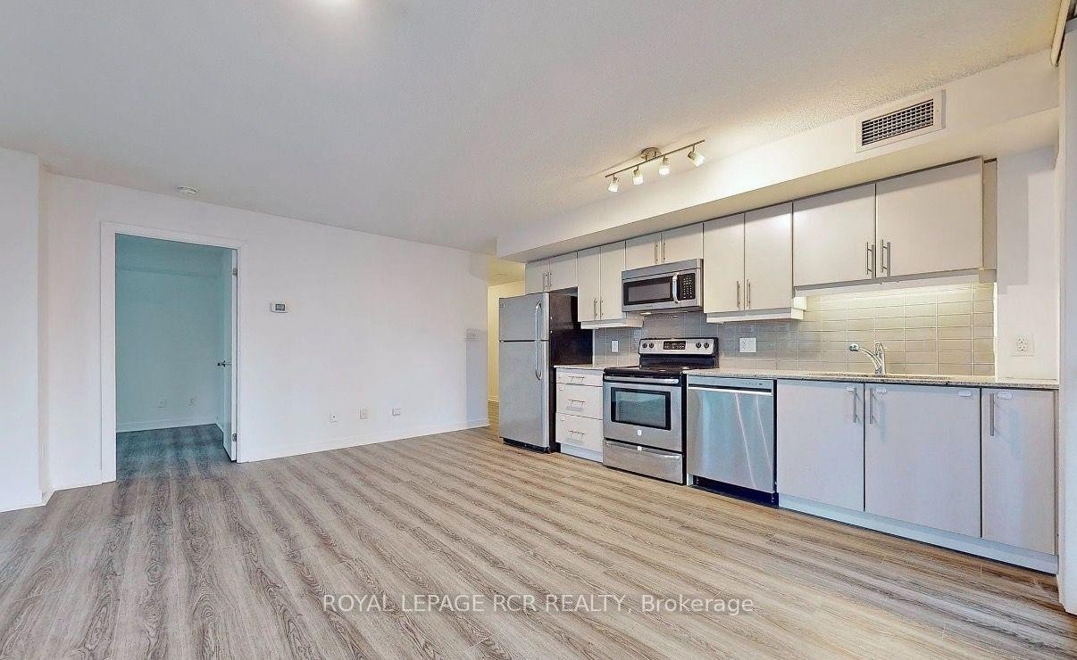 904-33 Bay Street, Toronto, ON - Indoor Photo Showing Kitchen