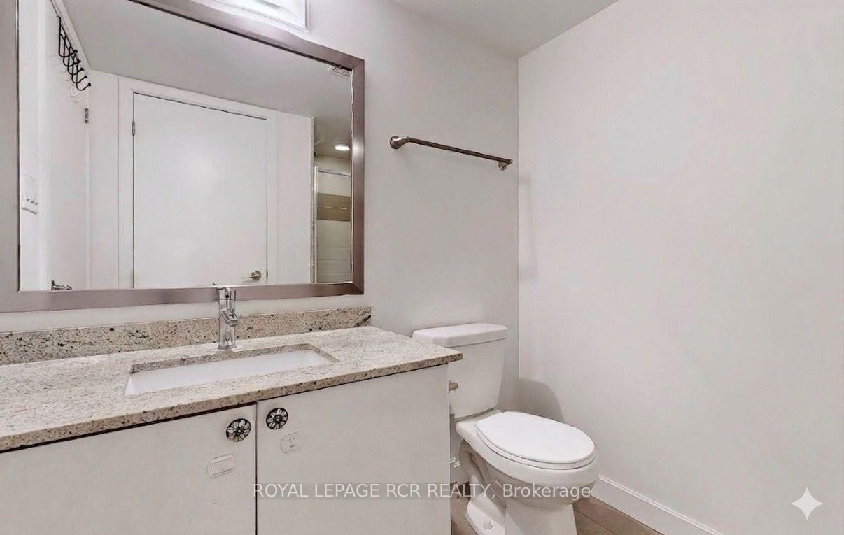 904-33 Bay Street, Toronto, ON - Indoor Photo Showing Bathroom