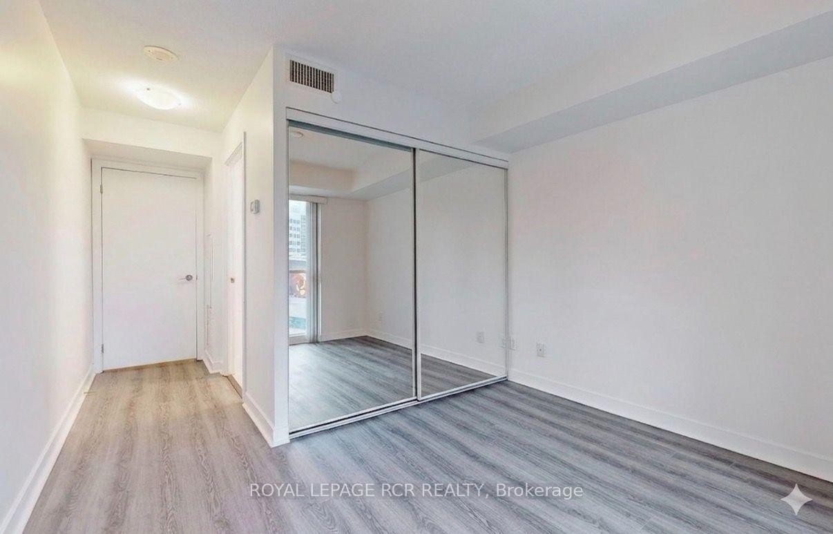 904-33 Bay Street, Toronto, ON - Indoor Photo Showing Other Room