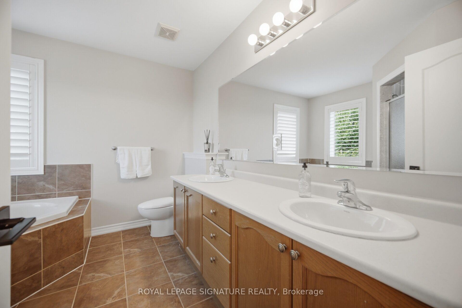 3059 Ferguson Drive, Burlington, ON - Indoor Photo Showing Bathroom