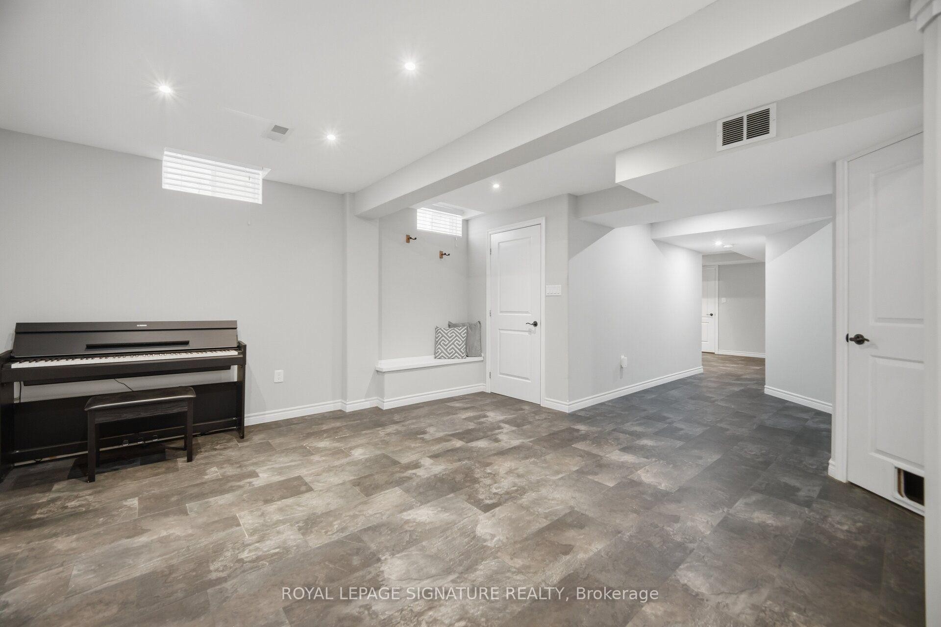 3059 Ferguson Drive, Burlington, ON - Indoor