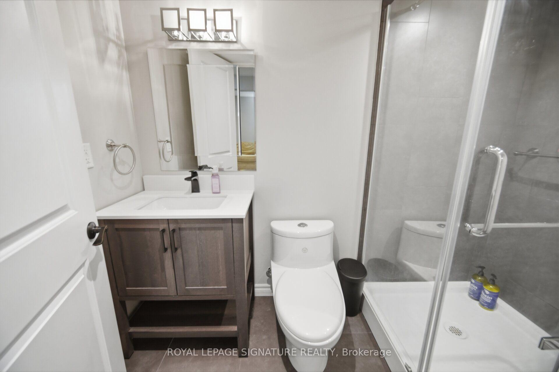 3059 Ferguson Drive, Burlington, ON - Indoor Photo Showing Bathroom