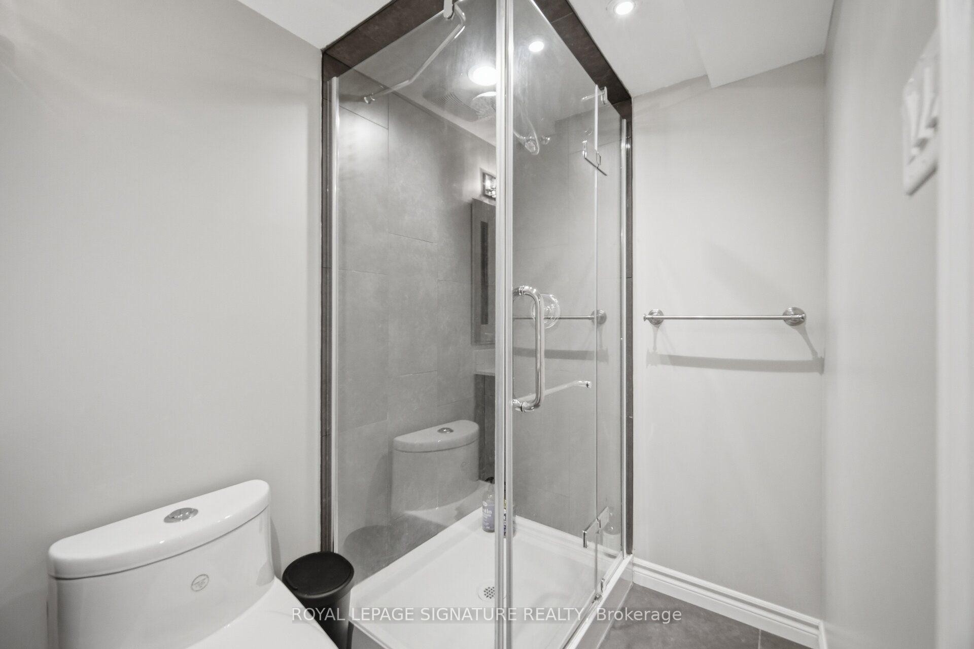 3059 Ferguson Drive, Burlington, ON - Indoor Photo Showing Bathroom