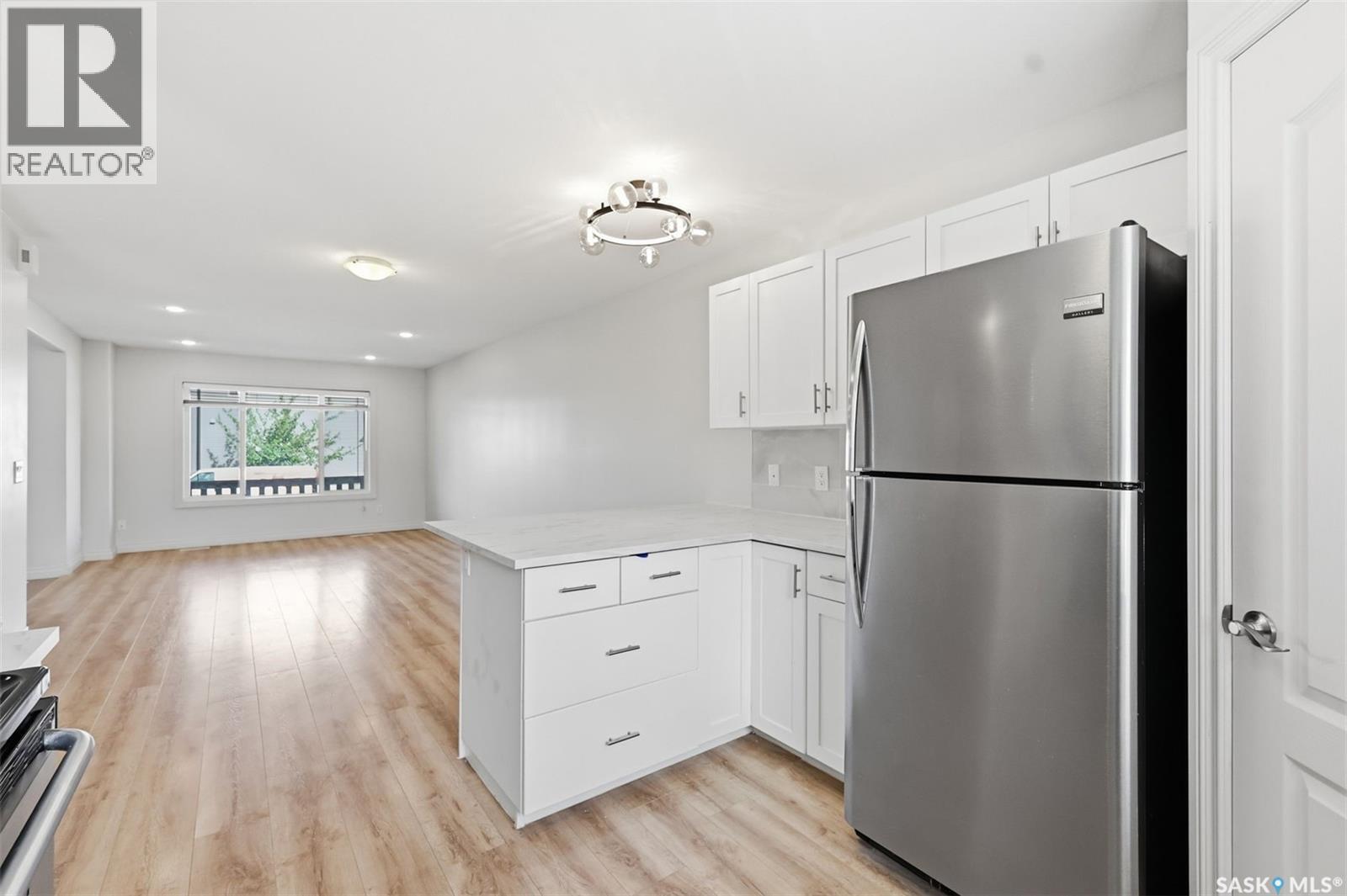 738 Lamarsh Lane, Saskatoon, SK - Indoor Photo Showing Kitchen