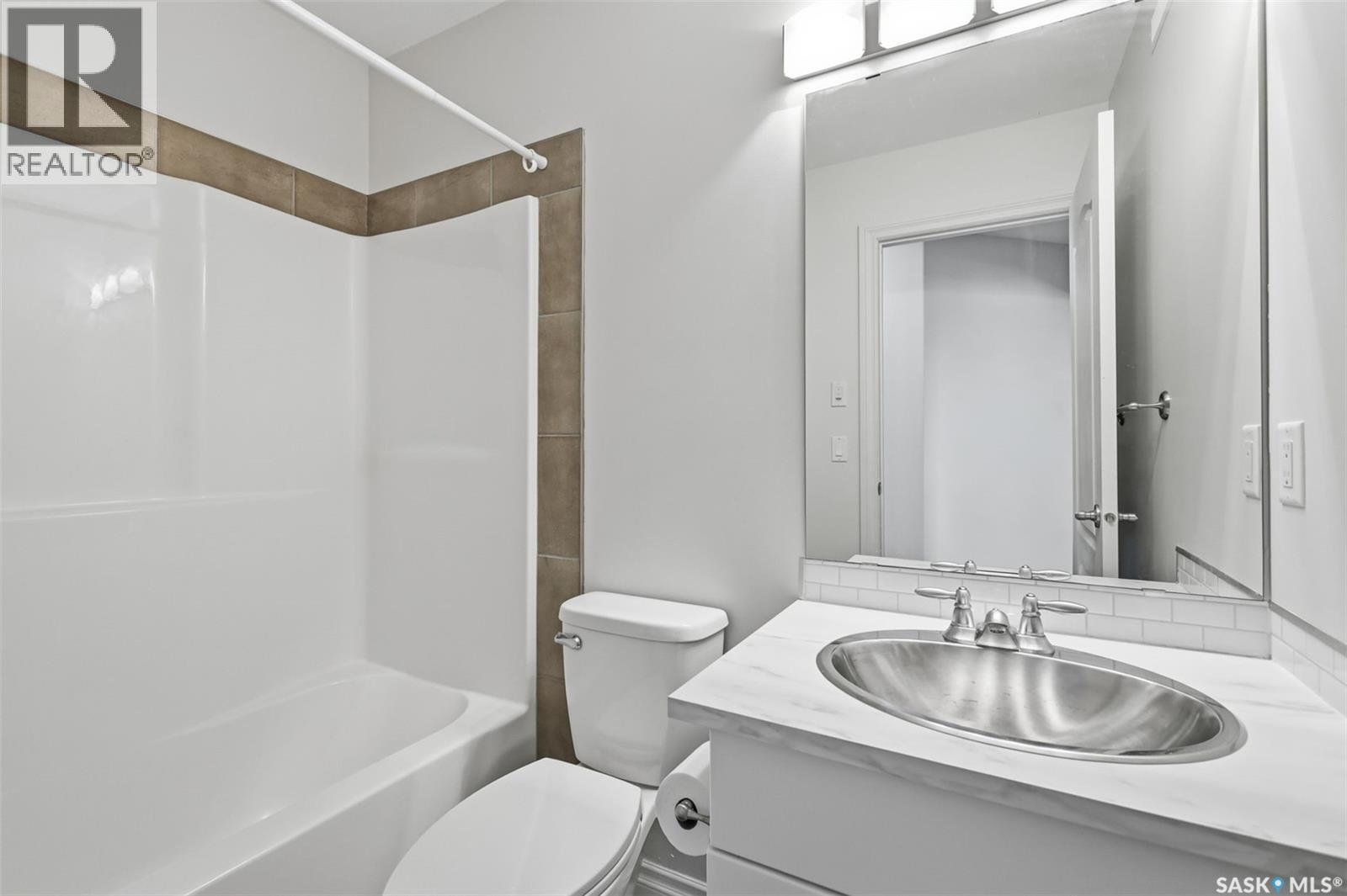 738 Lamarsh Lane, Saskatoon, SK - Indoor Photo Showing Bathroom
