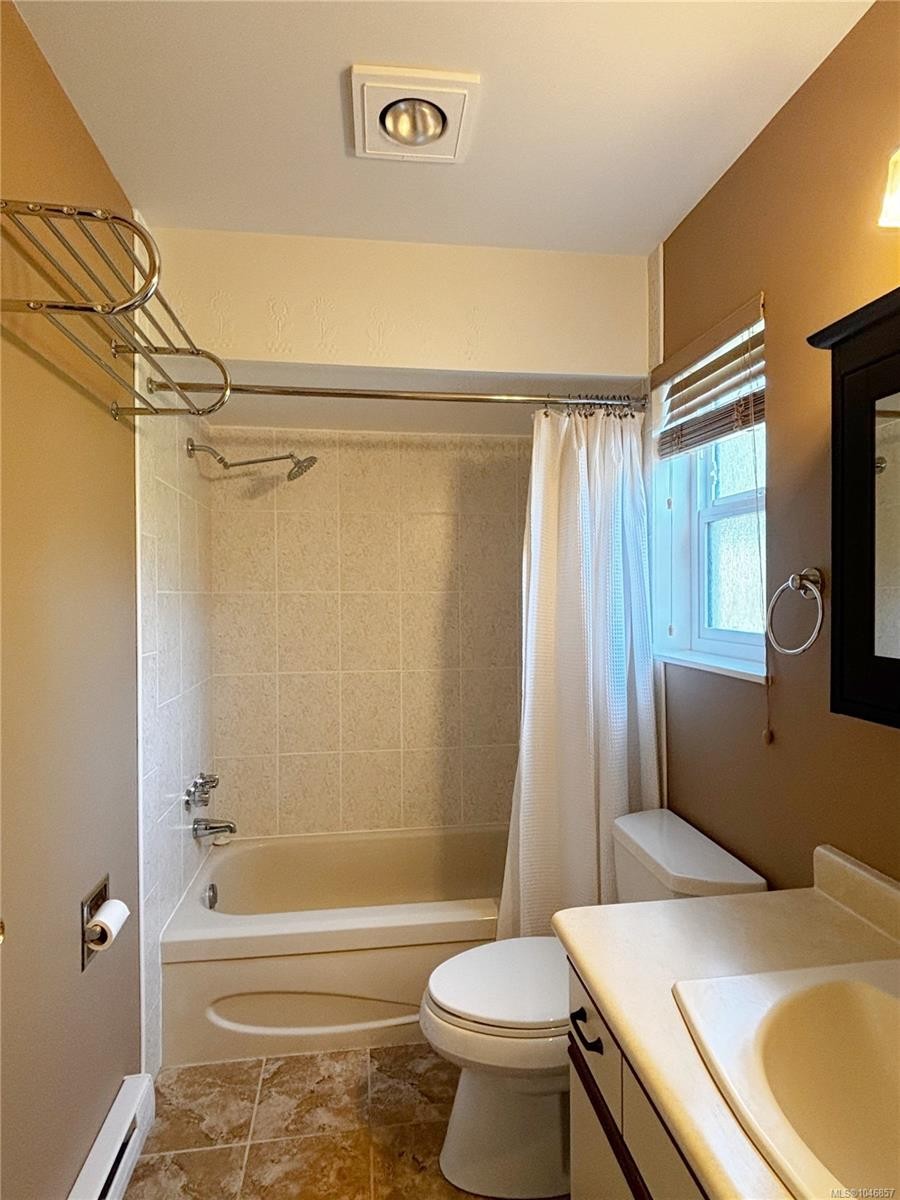 492 Cedar Cres, Gold River, BC