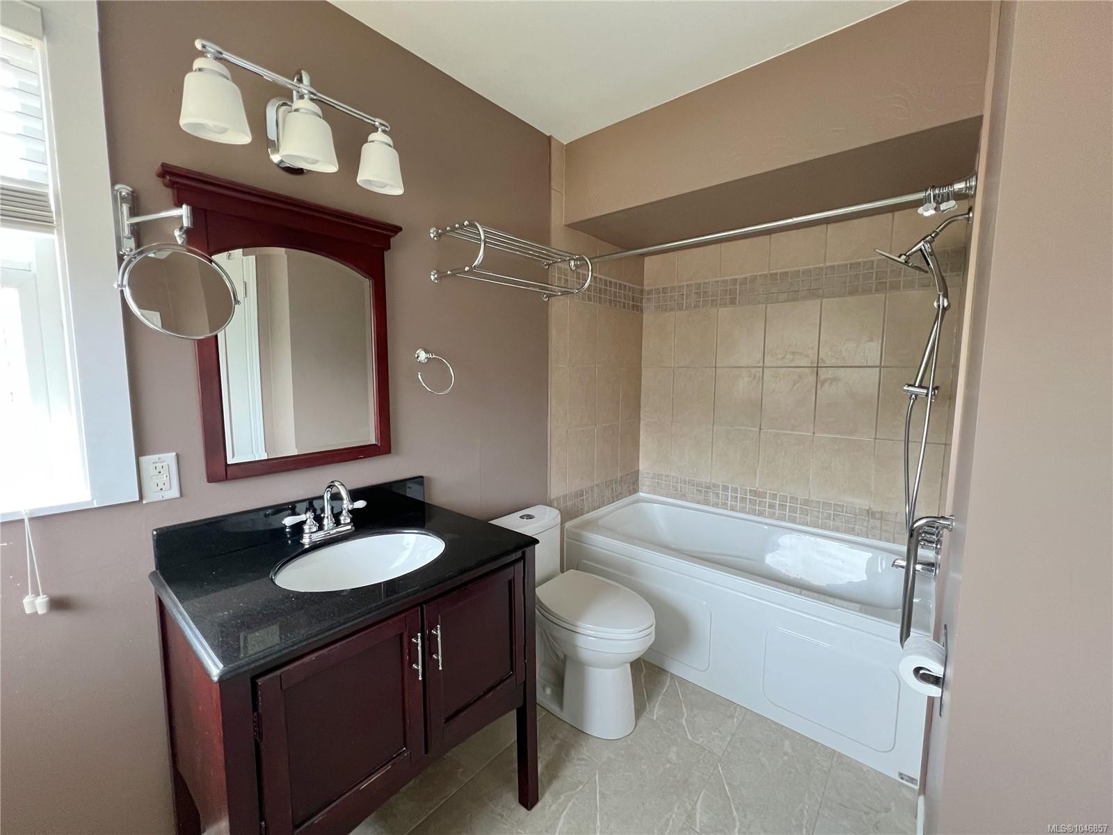 492 Cedar Cres, Gold River, BC