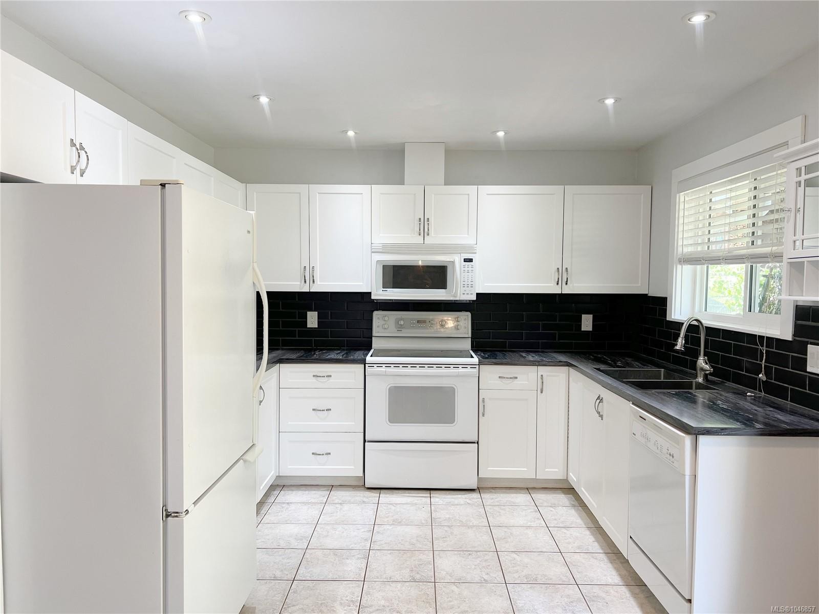 492 Cedar Cres, Gold River, BC