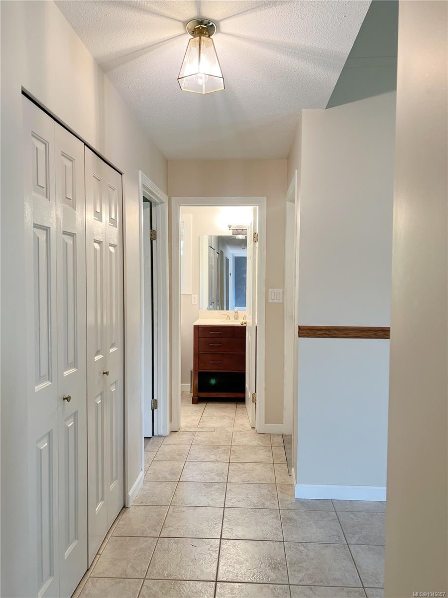 492 Cedar Cres, Gold River, BC