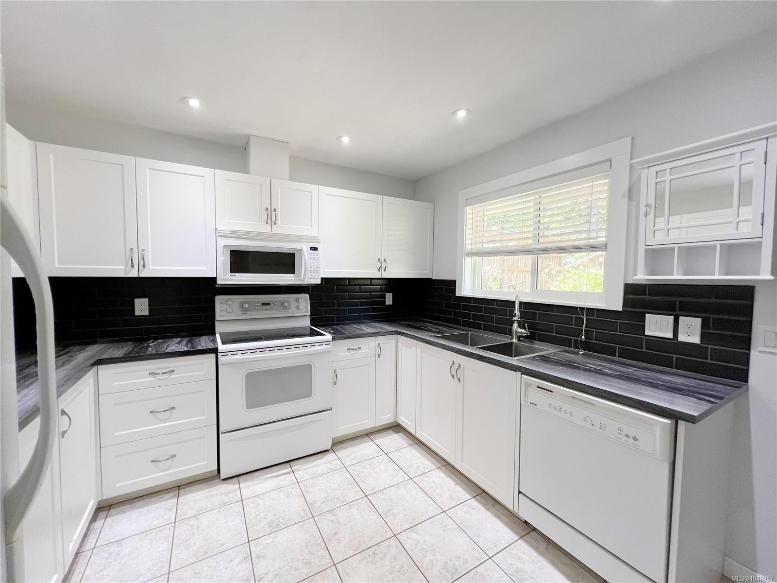 492 Cedar Cres, Gold River, BC