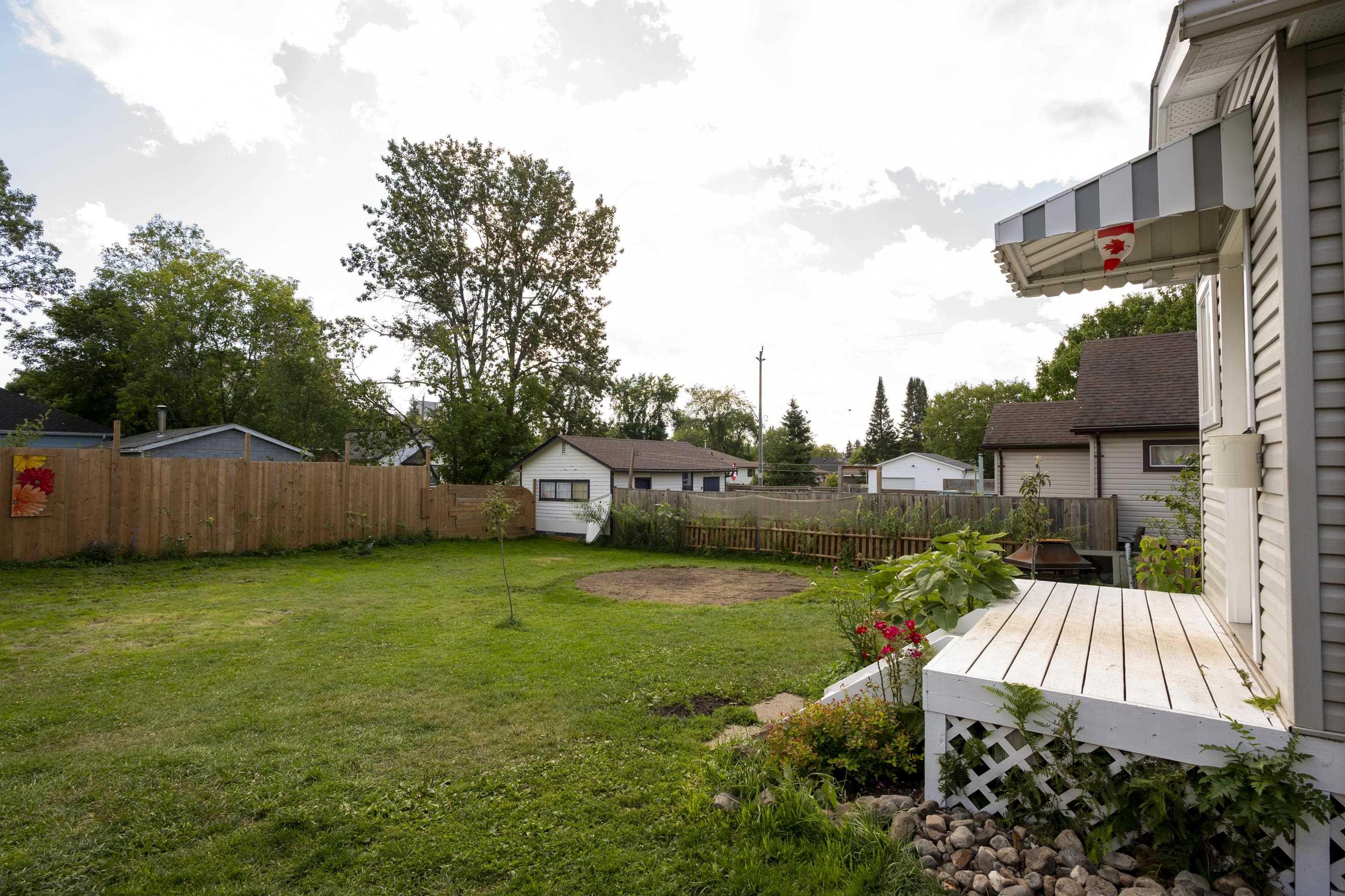 73 Empress Ave N, Thunder Bay, ON - Outdoor With Backyard