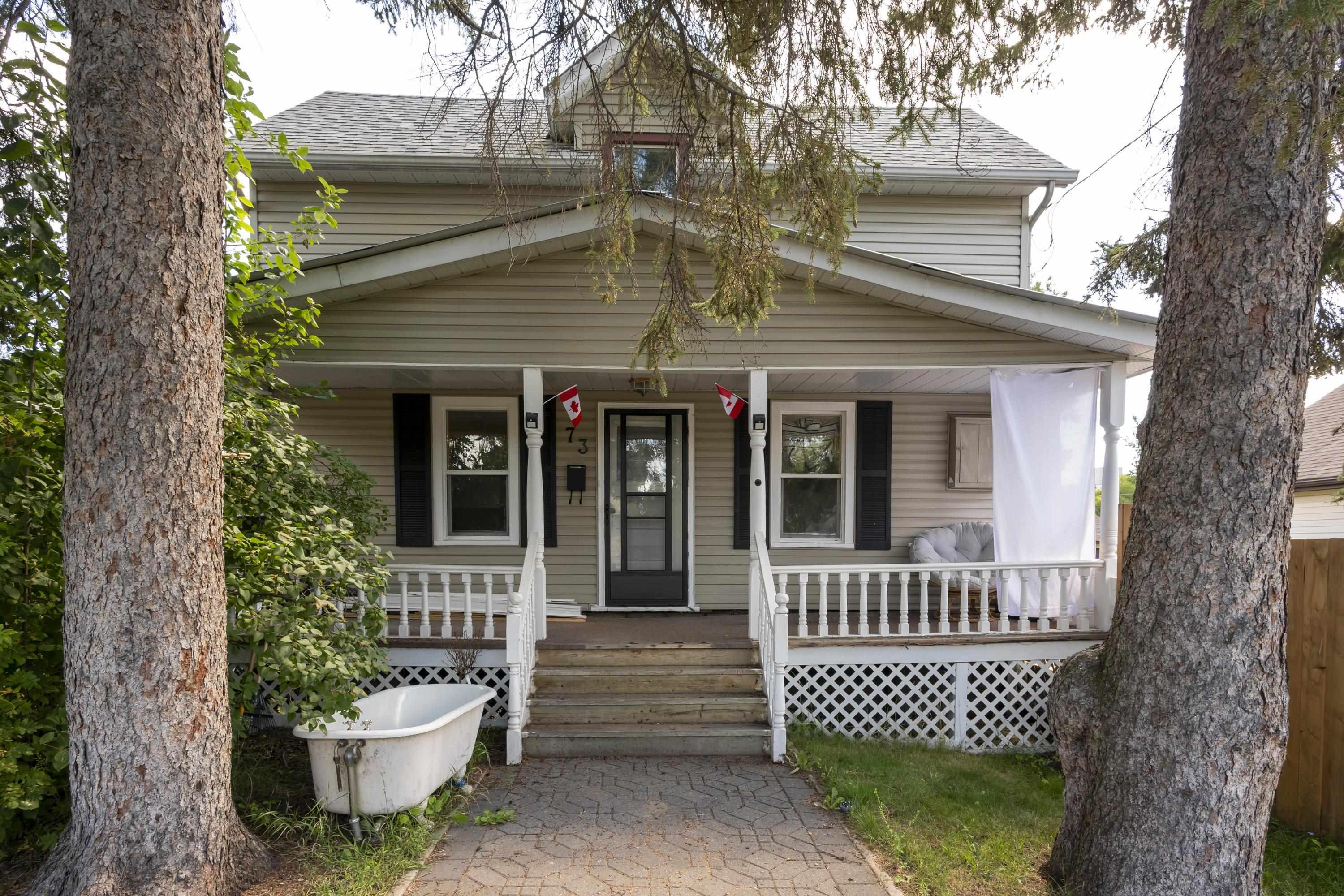 73 Empress Ave N, Thunder Bay, ON - Outdoor With Deck Patio Veranda