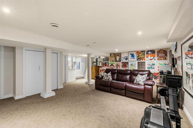 497 Brock St, Winnipeg, MB - Indoor