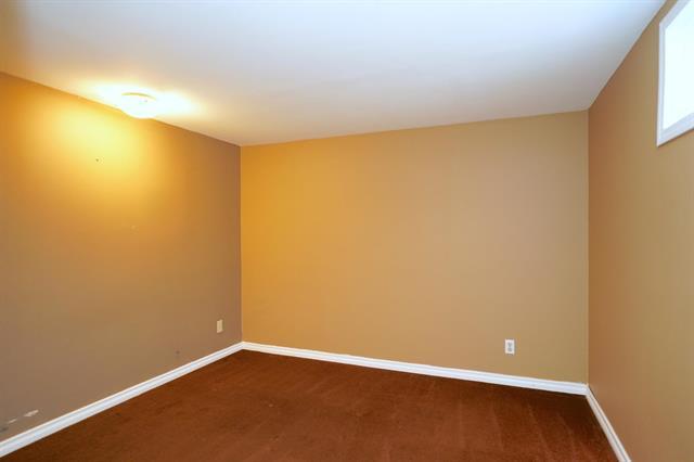 58 Amelia Cr, Winnipeg, MB - Indoor Photo Showing Other Room
