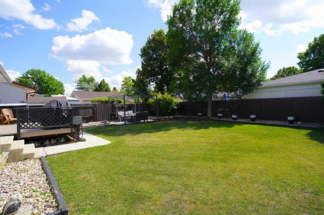 58 Amelia Cr, Winnipeg, MB - Outdoor