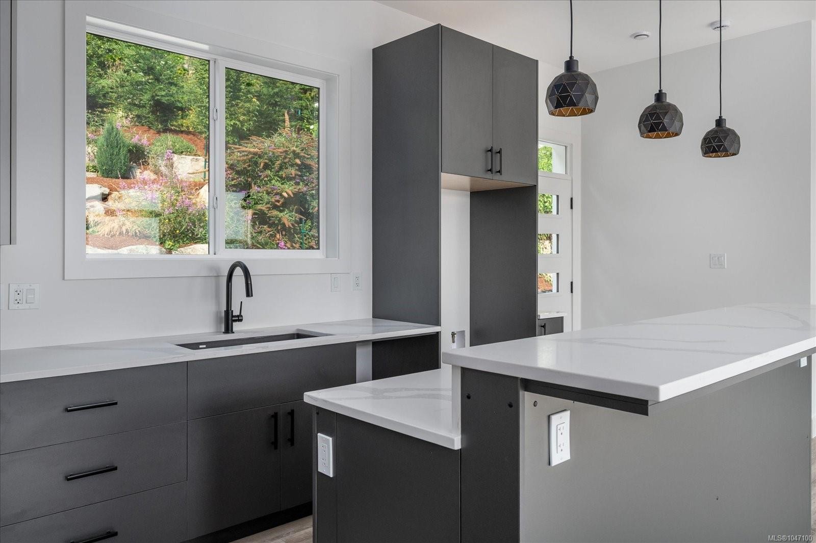 908 Craig Rd, Ladysmith, BC