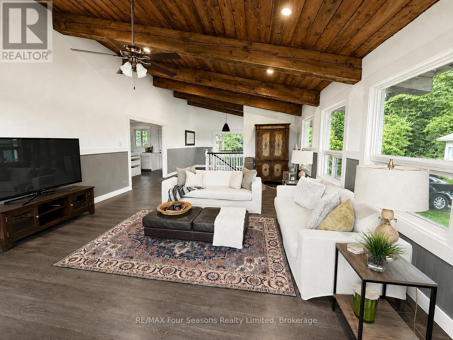 Great room - 7363 Sideroad 33 34 Road, Clearview, ON - Photo Showing Living Room