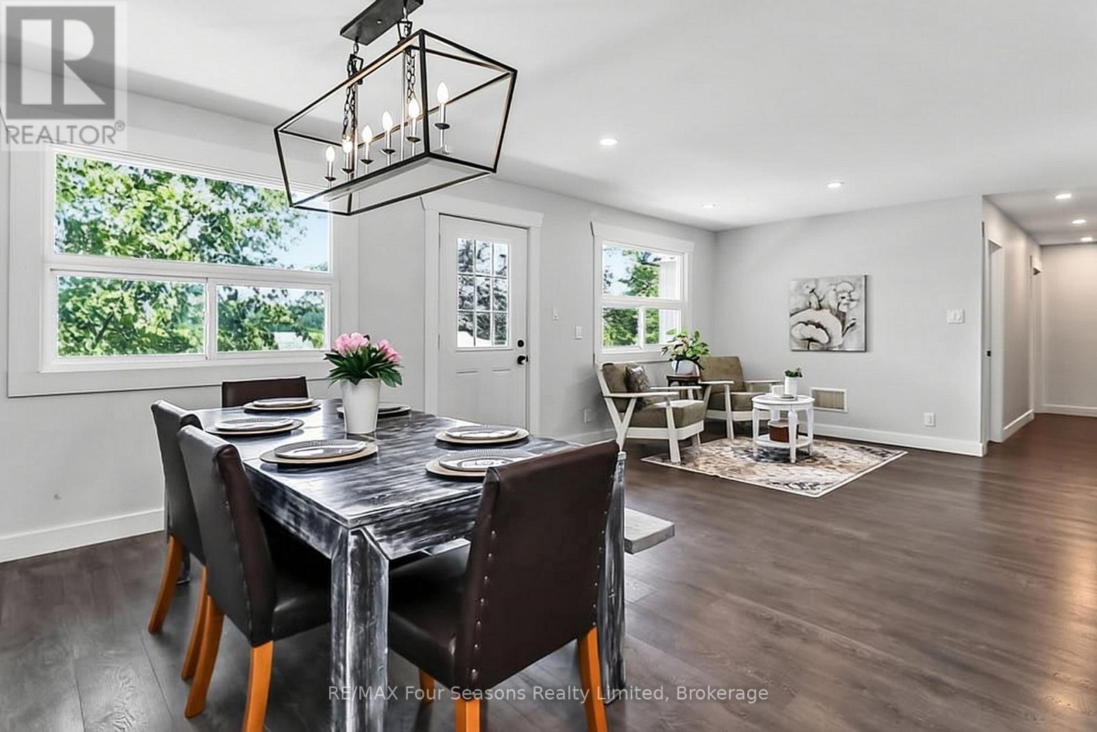 Open concept dining area - 7363 Sideroad 33 34 Road, Clearview, ON - Indoor Photo Showing Dining Room