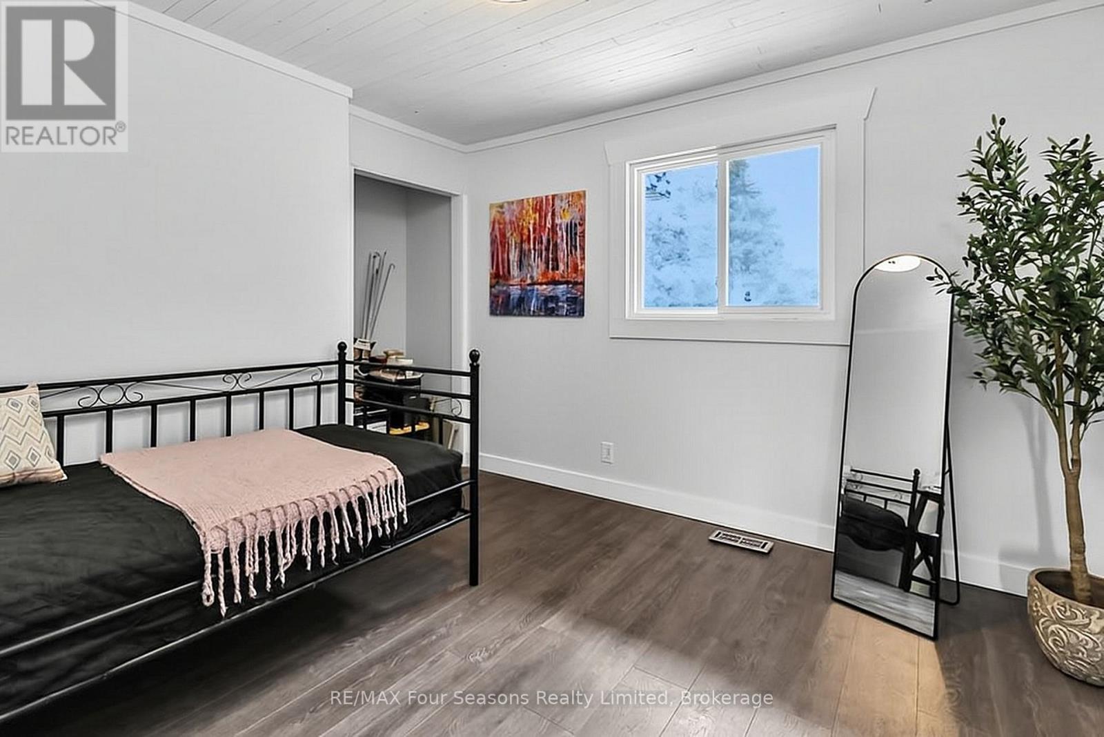 Bedroom 3 - 7363 Sideroad 33 34 Road, Clearview, ON - Indoor Photo Showing Bedroom