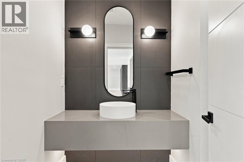 100 Appleby Place, Burlington, ON - Indoor