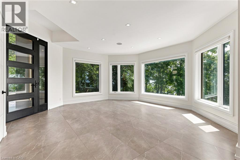 100 Appleby Place, Burlington, ON - Indoor