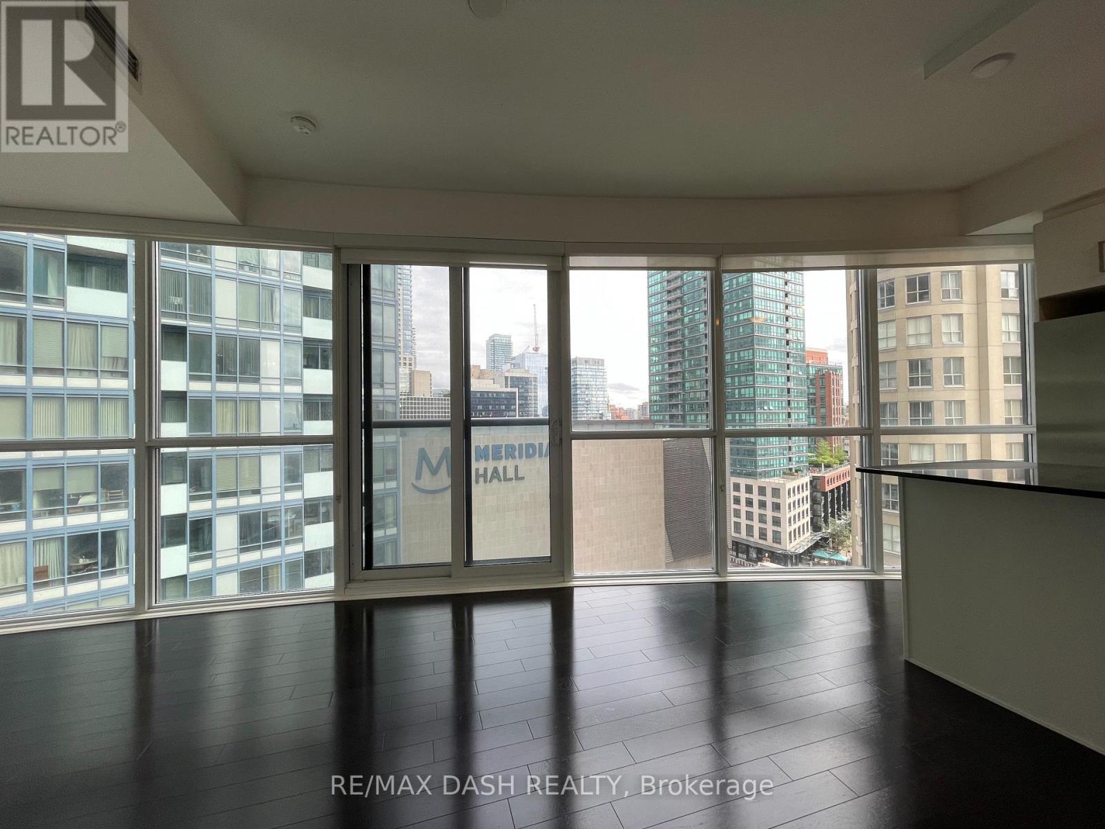 1005 - 1 The Esplanade Drive, Toronto, ON - Indoor