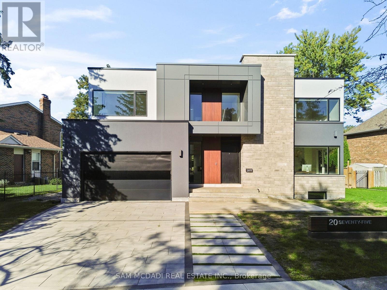 2075 Shawanaga Trail, Mississauga, ON - Outdoor