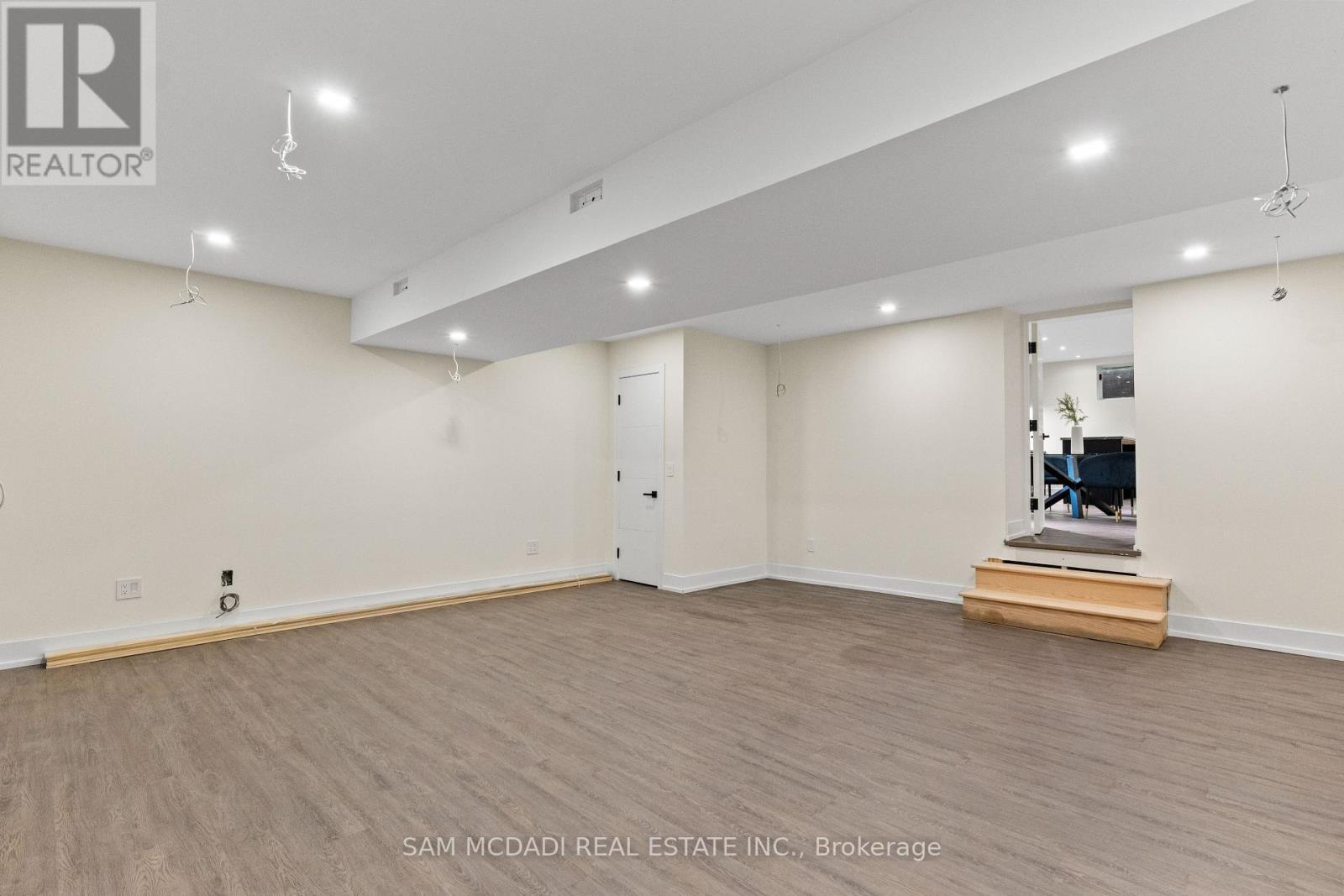 2075 Shawanaga Trail, Mississauga, ON - Indoor