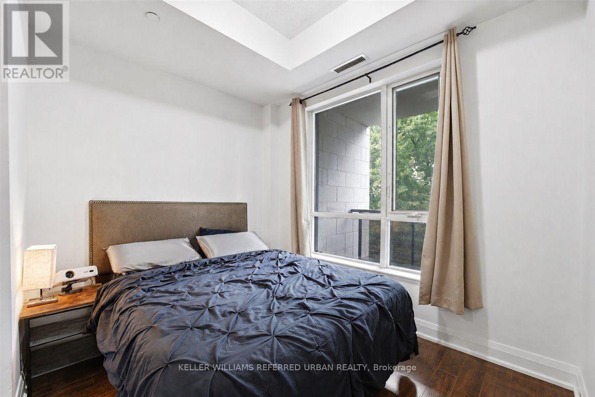 111 - 2800 Keele Street, Toronto, ON - Indoor Photo Showing Bedroom