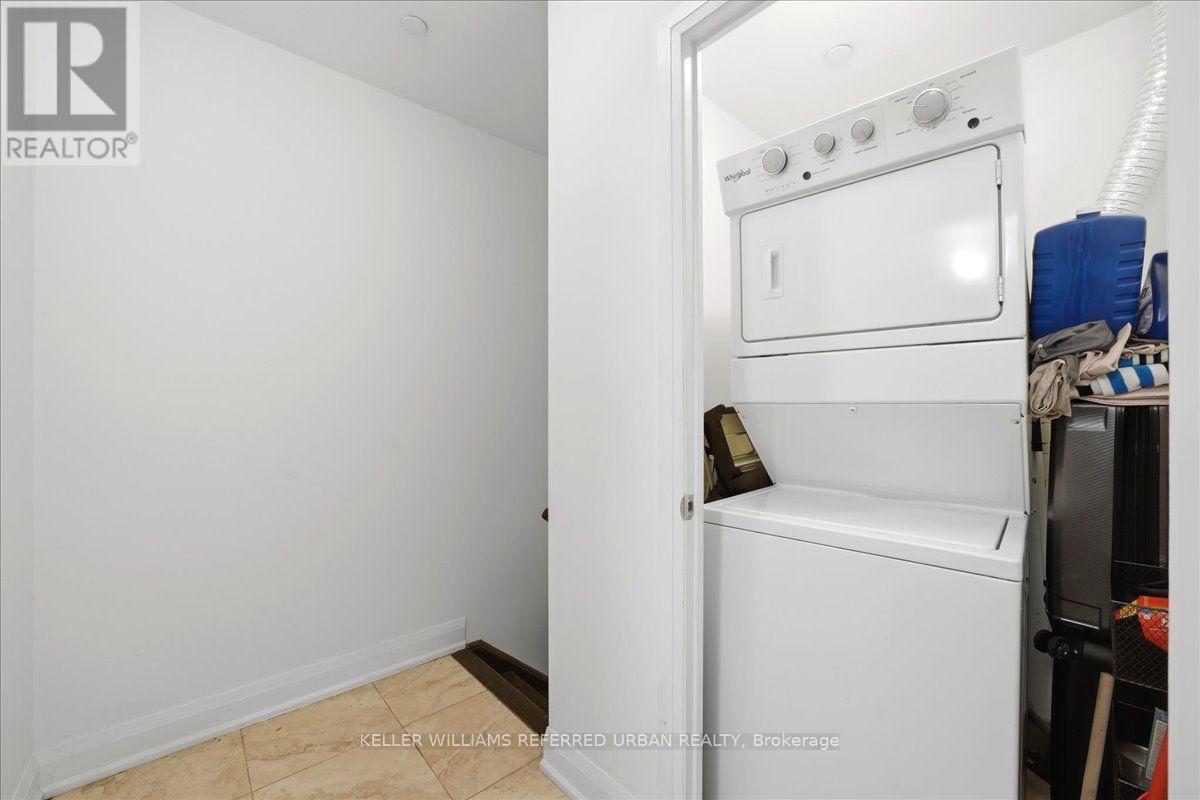 111 - 2800 Keele Street, Toronto, ON - Indoor Photo Showing Laundry Room